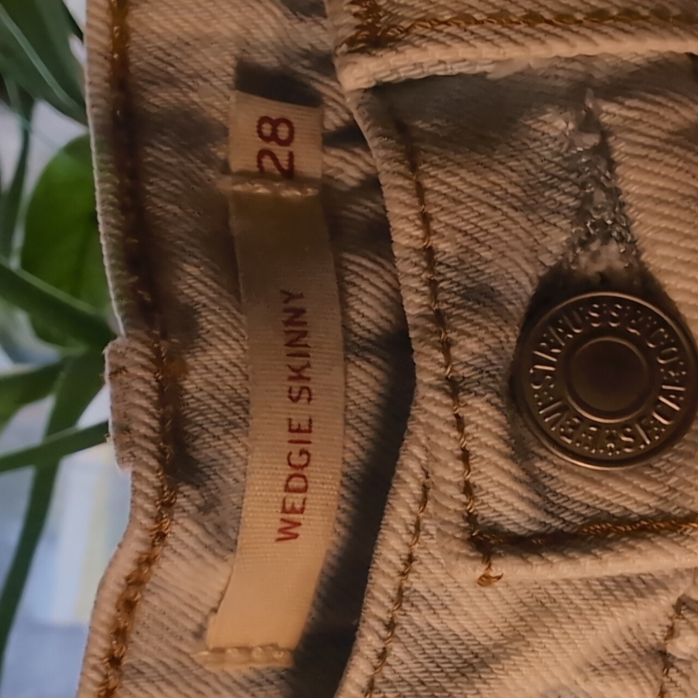Levi's Wedgie Skinny Jeans Light Wash Size 6 - Picture 4 of 10